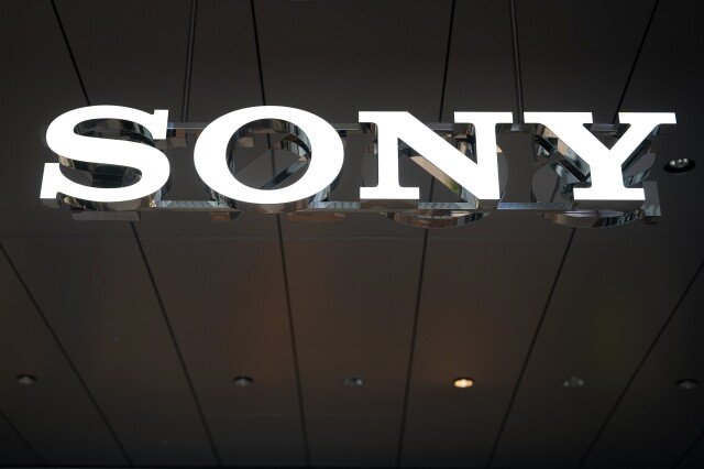 Sony mengatakan fokusnya adalah pada kreativitas, dengan permainan, film, musik, sensor, IP, bukan gadget